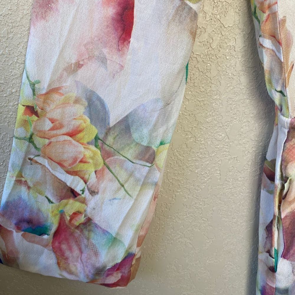 Willow & Clay Floral Slight Bell Sleeve V-Neck Elastized Waist Romper Size Mediu - Picture 8 of 10